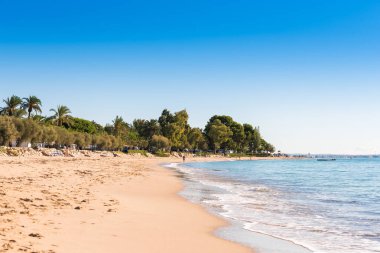 Kum plaj Miami Platja, Tarragona, Catalunya, İspanya. Metin için yer kopyalayın.