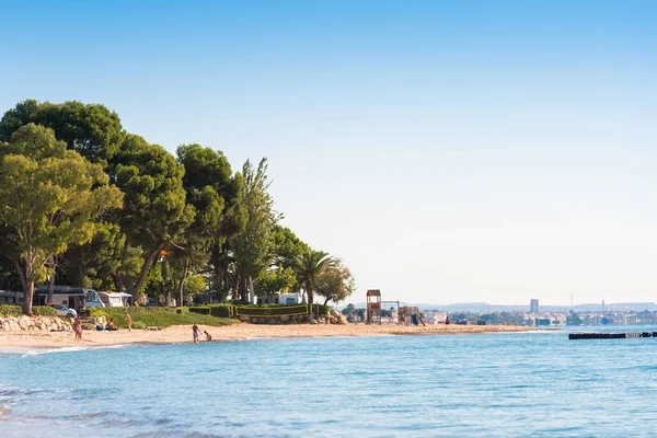Zand strand in Miami Platja, Tarragona, Catalonië, Spanje. Ruimte voor tekst kopiëren. — Stockfoto
