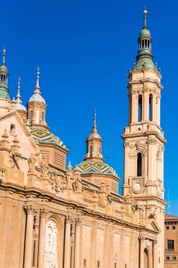 Ayağı Our Lady - Roma Katolik Kilisesi, Zaragoza, İspanya Katedrali-Bazilikası. Metin için yer kopyalayın. Dikey.
