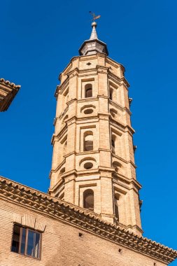 Kilise Iglesia de San Juan de los Panetes, Zaragoza, İspanya. Yakın çekim. Dikey.