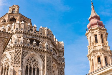 Kurtarıcı ya da Catedral del Salvador Zaragoza, İspanya katedral. Yakın çekim.                             