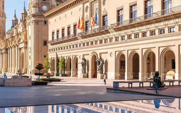 Zaragoza, İspanya belediye binasının görünümü. Metin için yer kopyalayın.