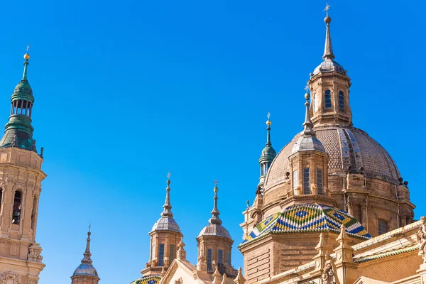 Ayağı Our Lady - Roma Katolik Kilisesi, Zaragoza, İspanya Katedrali-Bazilikası. Yakın çekim.