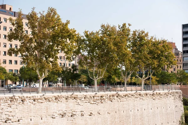 Quay Ebro Nehri, Zaragoza, İspanya. Metin için yer kopyalayın.