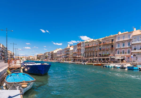 SETE, FRANCIA - 10 DE SEPTIEMBRE DE 2017: Vista del canal real en Sete. Copiar espacio para texto . — Foto de Stock