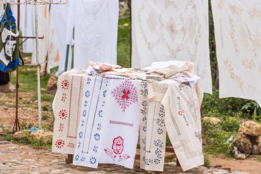 Kumaşlar yerel piyasada, Trinidad, Sancti Spiritus, Küba. Yakın çekim.