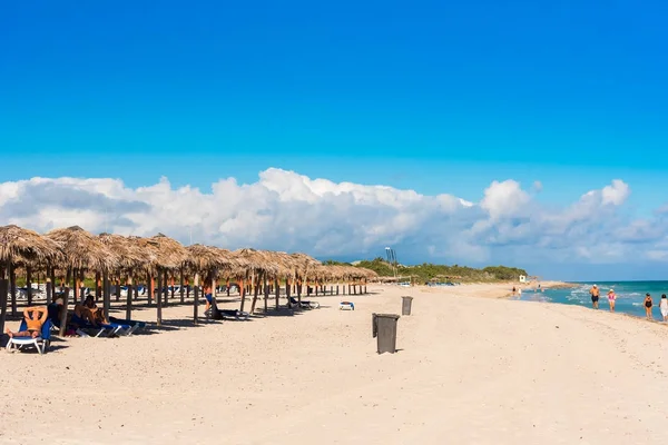 VARADERO, MATANZAS, CUBA - MAY 18, 2017: View of the sandy beach. Copy space for text. — Stock Photo, Image