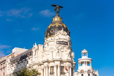 Madrid, İspanya - 26 Eylül 2017: Metropolis görünümü bina. Metin için yer kopyalayın.