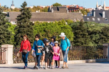 Madrid, İspanya - 26 Eylül 2017: Turist Madrid merkezi grup. Metin için yer kopyalayın.