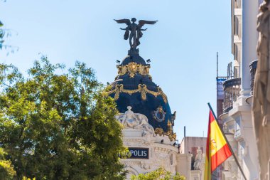 Madrid, İspanya - 26 Eylül 2017: Metropolis görünümü bina. Metin için yer kopyalayın.