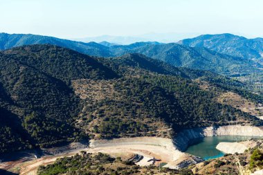 Rezervuar Pantano De Siurana, Tarragona, İspanya. Üstten Görünüm. Metin için yer kopyalayın. 