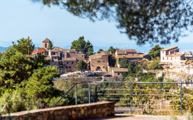 Siuran Kalesi, Tarragona, Catalunya, İspanya'nın kalıntıları görünümünü. Metin için yer kopyalayın.