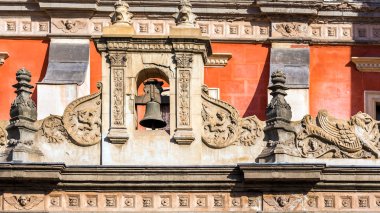 Las Calatravas, Madrid, İspanya, kilise görünümünü. Yakın çekim.