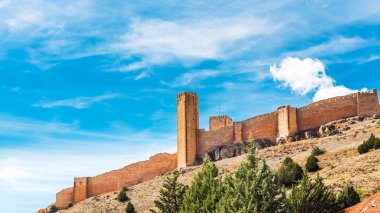 Castillo de Molina de Aragon Guadalajara Eyaleti, İspanya bulunan Mağribi kökenli bir kaledir. Metin için yer kopyalayın.