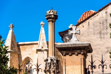 Görünümü haç Canta Tecla Kilisesi la Vella Tarragona, Catalunya, İspanya. Yakın çekim.