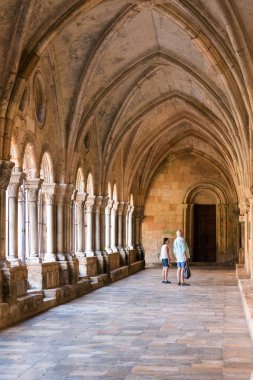 Tarragona, İspanya - 4 Ekim 2017: İç katedral Tarragona (Katolik Katedrali). Metin için yer kopyalayın. Dikey.