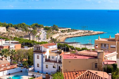Costa Dorada, Tarragona, Catalunya, İspanya'nın kıyı şeridi. Metin için yer kopyalayın.