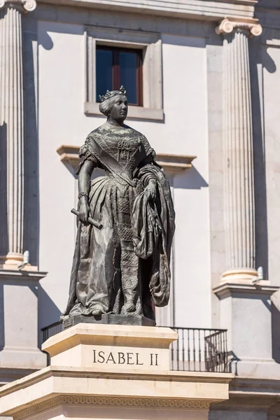 View of the sculpture Isabel II, Madrid, Spain. Vertical. — Stock Photo, Image