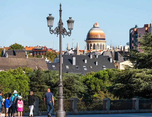 Veduta degli edifici della città, Madrid, Spagna. Copia spazio per testo — Foto Stock