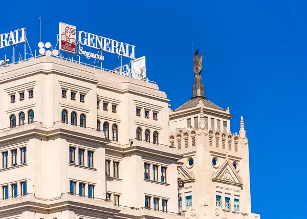 Madrid, Spanje - 26 September 2017: Mooie historische gebouw van de oude architectuur in het centrum van de stad. Ruimte voor tekst kopiëren. — Stockfoto