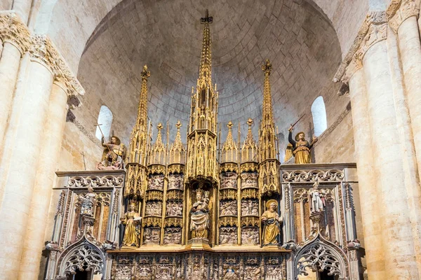 Tarragona, Hiszpania - 4 października 2017: Widok ołtarza w Tarragona Cathedral (katedra katolicka). Kopiować miejsca na tekst. — Zdjęcie stockowe