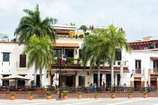 Санто-Домінго, Домініканська Республіка - 8 серпня 2017: зору історичної будівлі. Копія простір для тексту. — стокове фото
