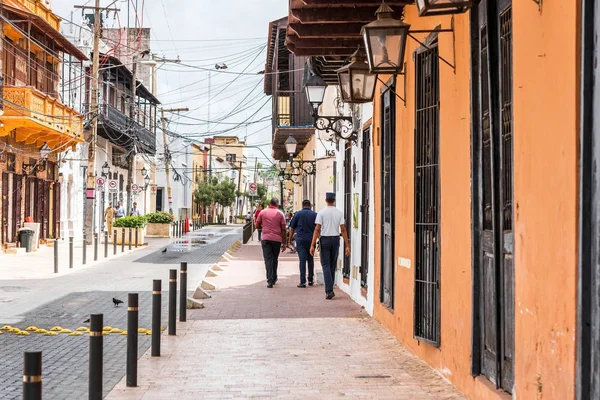 Санто-Домінго, Домініканська Республіка - 8 серпня 2017: вид на історичній вулиці міста. Копія простір для тексту. — стокове фото