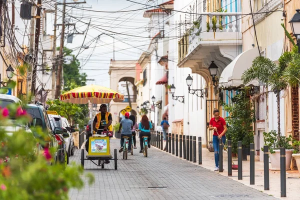 Санто-Домінго, Домініканська Республіка - 8 серпня 2017: вид на історичній вулиці міста. Копія простір для тексту. — стокове фото