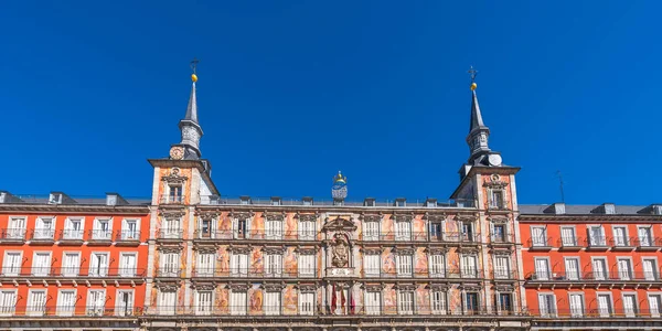 Vista del edificio de la Plaza Mayor, Madrid, España. Copiar espacio para texto . — Foto de Stock