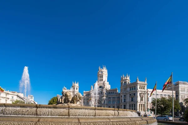 Madrid, Spanje - 26 September 2017: De Cybele Palace (stadhuis). Ruimte voor tekst kopiëren. — Stockfoto
