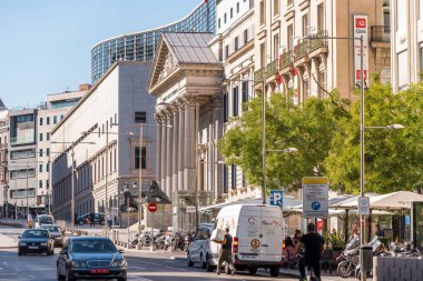 Madrid, İspanya - 26 Eylül 2017: Şehrin sokak görünümünü. Metin için yer kopyalayın.