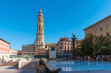 Zaragoza, İspanya - 27 Eylül 2017: Kurtarıcı ya da Catedral del Salvador Katedrali. Metin için yer kopyalayın