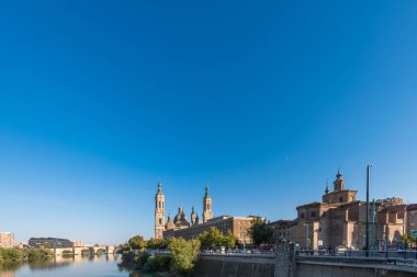 Ayağı Our Lady - Roma Katolik Kilisesi, Zaragoza, İspanya Katedrali-Bazilikası. Metin için yer kopyalayın