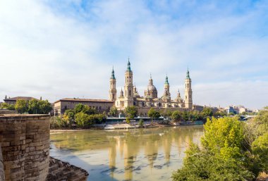 Ayağı Our Lady - Roma Katolik Kilisesi, Zaragoza, İspanya Katedrali-Bazilikası. Metin için yer kopyalayın