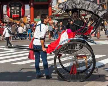 Tokyo, Japonya - 31 Ekim 2017: Çekçek şehrin sokak üzerinde. Metin için yer kopyalayın