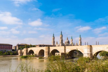 Ayağı Our Lady - Roma Katolik Kilisesi, Zaragoza, İspanya Katedrali-Bazilikası. Metin için yer kopyalayın
