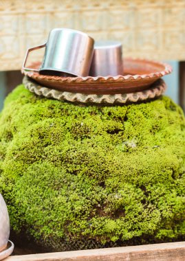 Taş metal kupalar Bagan, Myanmar yosun kaplı. Yakın çekim. Dikey.