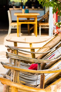Ahşap şezlong Bagan, Myanmar. Yakın çekim. Dikey.