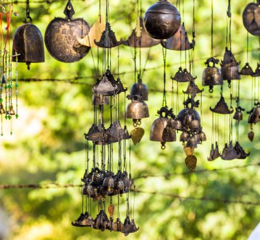 Hediyelik eşya kolye çan Bagan, Myanmar. Yakın çekim.