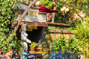 Bagan, Myanmar - 1 Aralık 2016: Yerel bir kafe binanın görünümünü.