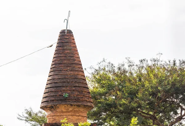 Pohled na buddhistická pagoda Bagan, Myanmar. Kopírovat prostor pro text. — Stock fotografie