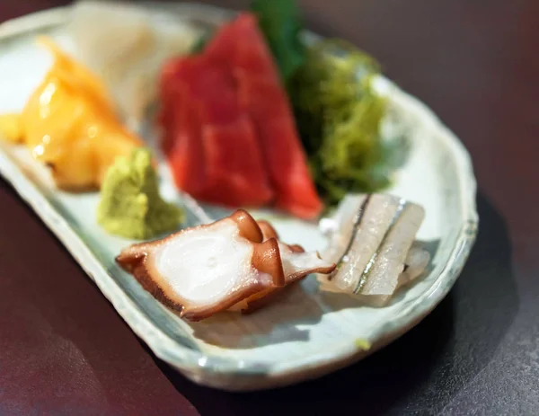Sashimi set - Mâncare japoneză, Tokyo, Japonia. Close-up . — Fotografie, imagine de stoc