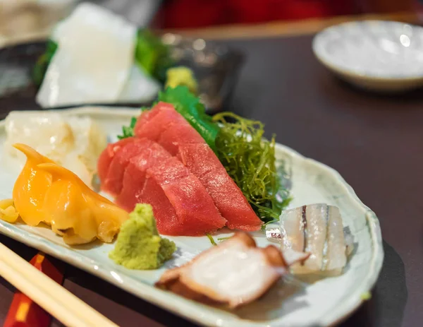 Sashimi set - Mâncare japoneză, Tokyo, Japonia. Close-up . — Fotografie, imagine de stoc