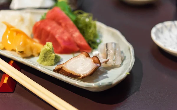 Sashimi set - Mâncare japoneză, Tokyo, Japonia. Close-up . — Fotografie, imagine de stoc