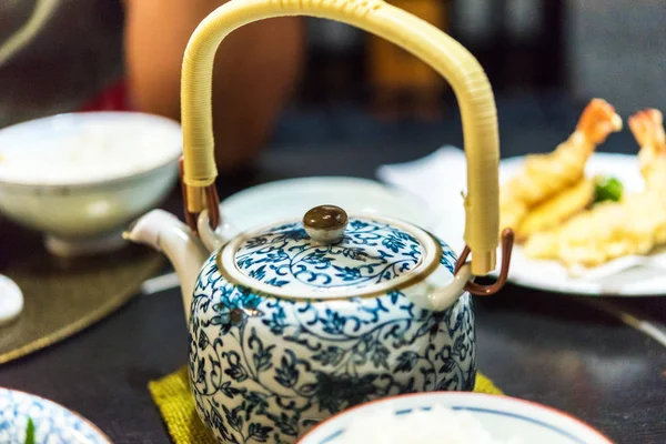 日本茶壶装饰, 东京, 日本。特写. — 图库照片