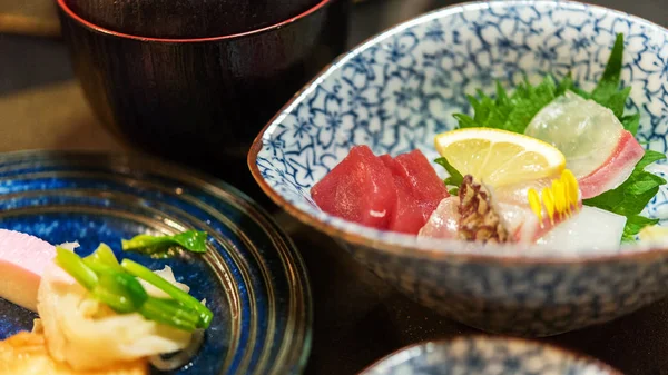 Sashimi - Mâncare japoneză, Tokyo, Japonia. Close-up . — Fotografie, imagine de stoc