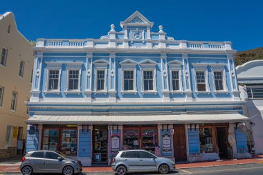 SIMONSTOWN, Güney Afrika - 30 Ocak 2020 - Uykulu Şehir Simonstown 'un ana caddesi Koloni Biçimli Mimarisi