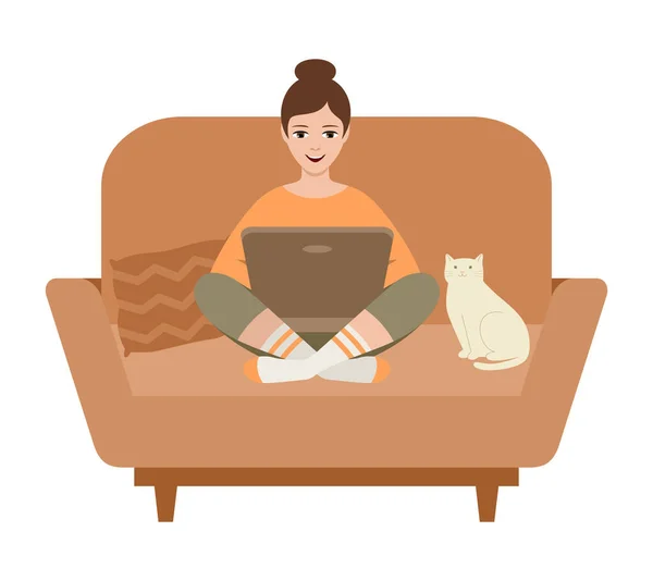 Femme Pigiste Avec Ordinateur Portable Assis Sur Canapé Illustration Vectorielle — Image vectorielle