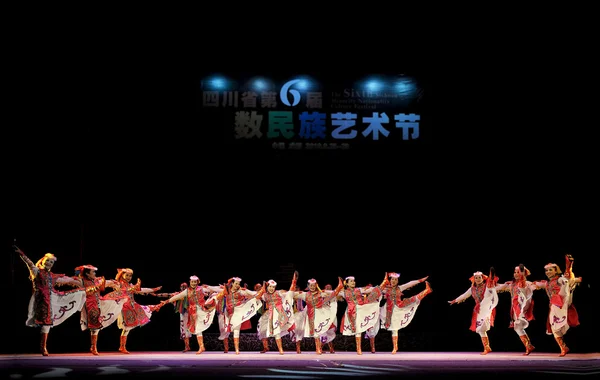 Mongolská tanečnice etnické — Stock fotografie
