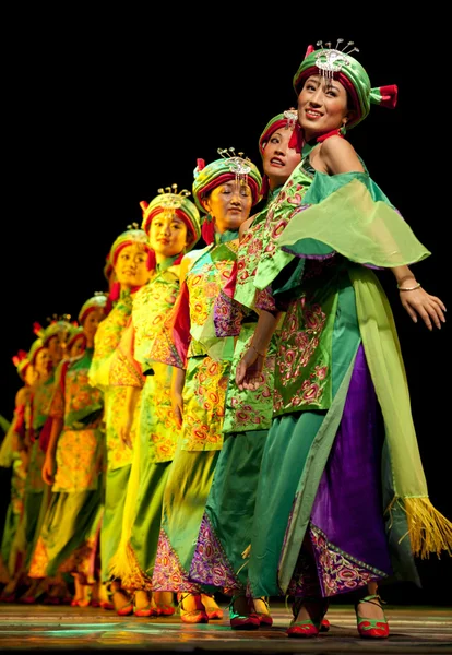 Chinês Qiang dança étnica — Fotografia de Stock
